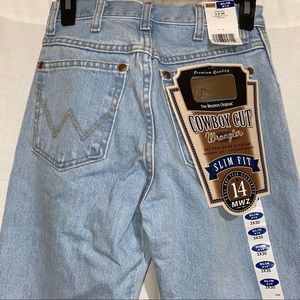(BRAND NEW) Wrangler High Waisted Cowboy Cut jeans